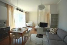 Wohnung Nr. 5 -Wohnzimmer, Sofa, Couchtisch, Danzig Vermietung Altstadt Wohnung Nr. 5 - Wohnzimmer, Sofa, Couchtisch, Danzig Vermietung Altstadt