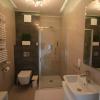 Apartament nr 10 - Łazienka, prysznic, umywalka, lustro